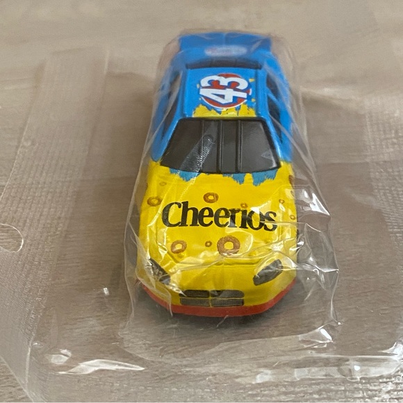 🟢 {3/$15} New in Plastic! NASCAR #43 Cheerios Richard Petty Car - Picture 4 of 16